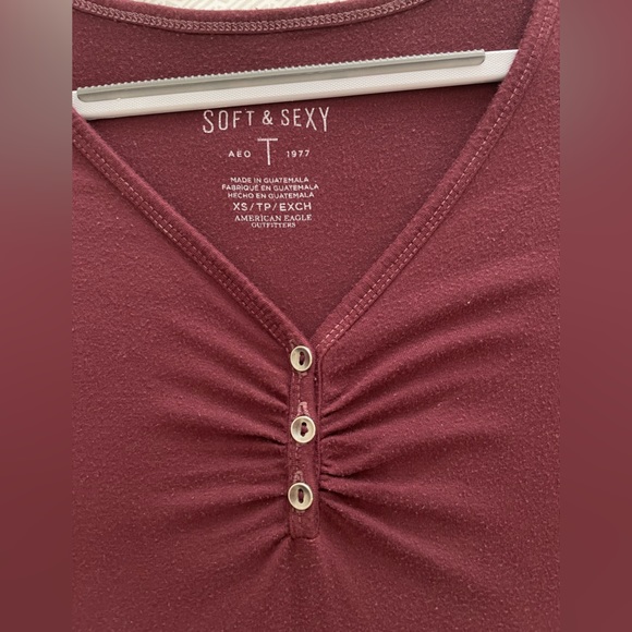 AEO Soft and Sexy Tee Maroon Short Sleeve Cinched XS - Picture 3 of 5